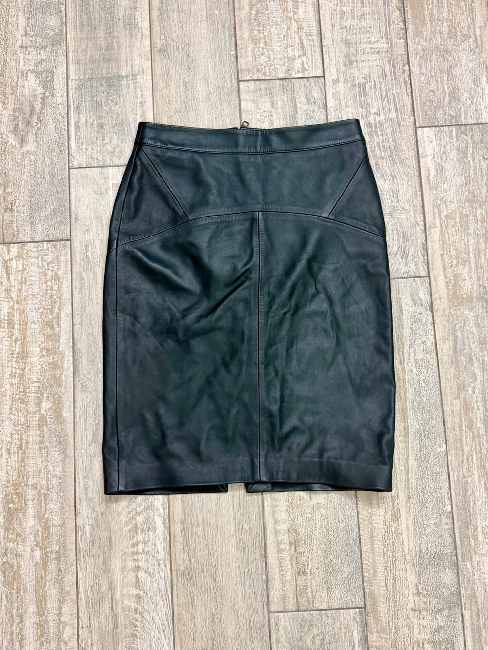 HUGO BOSS Nappa Leather Pencil Skirt with Rear Slit. Dark green size US 6.